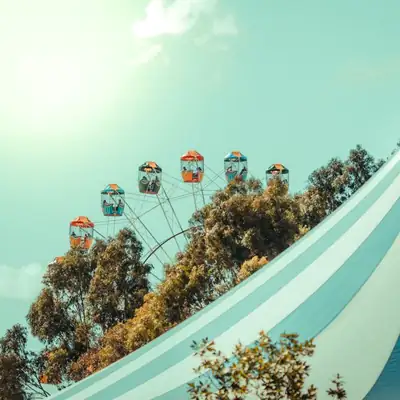 Circus Jackpot: striped circus tent and ferris wheel